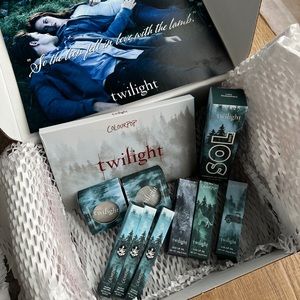 ColourPop x TWILIGHT collection
